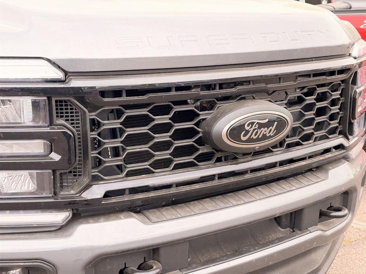 Ford F-250 SD XLT Crew Cab 4WD 2026