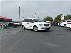 2016 Chrysler Town & Country 