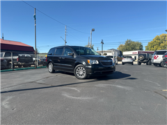 2013 Chrysler Town & Country 