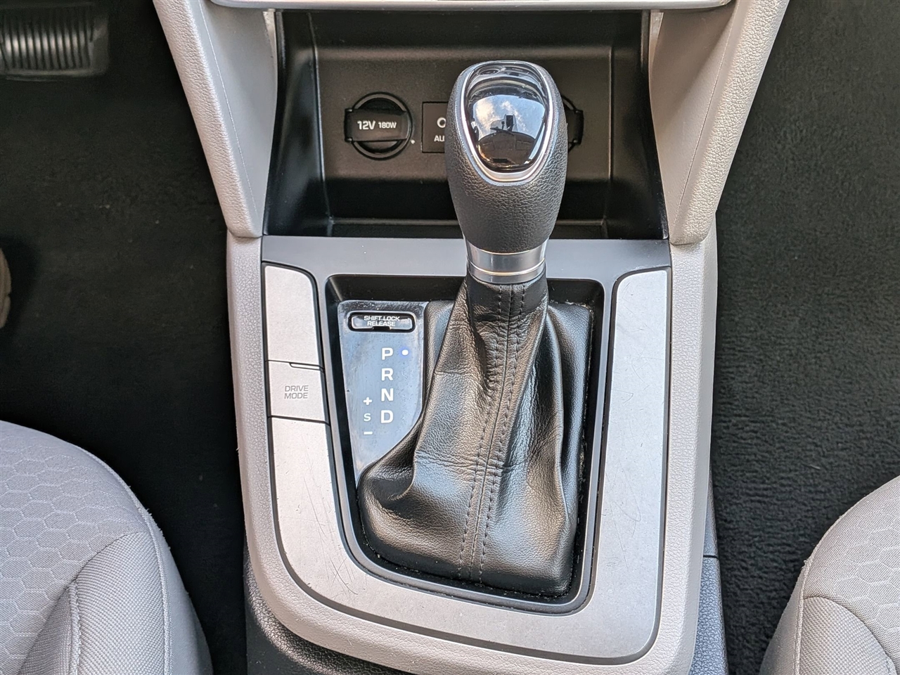 Hyundai Elantra  2020