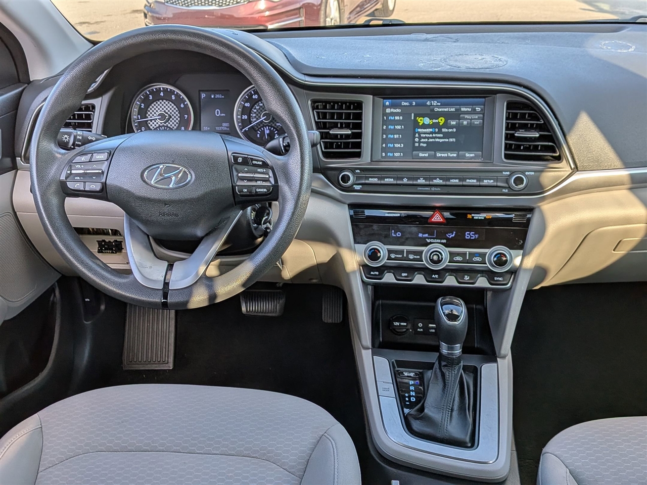 Hyundai Elantra  2020