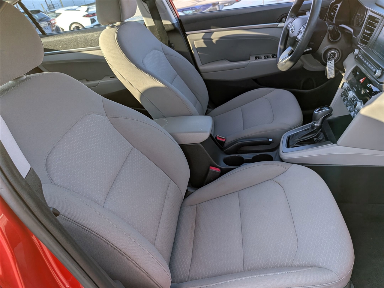 Hyundai Elantra  2020