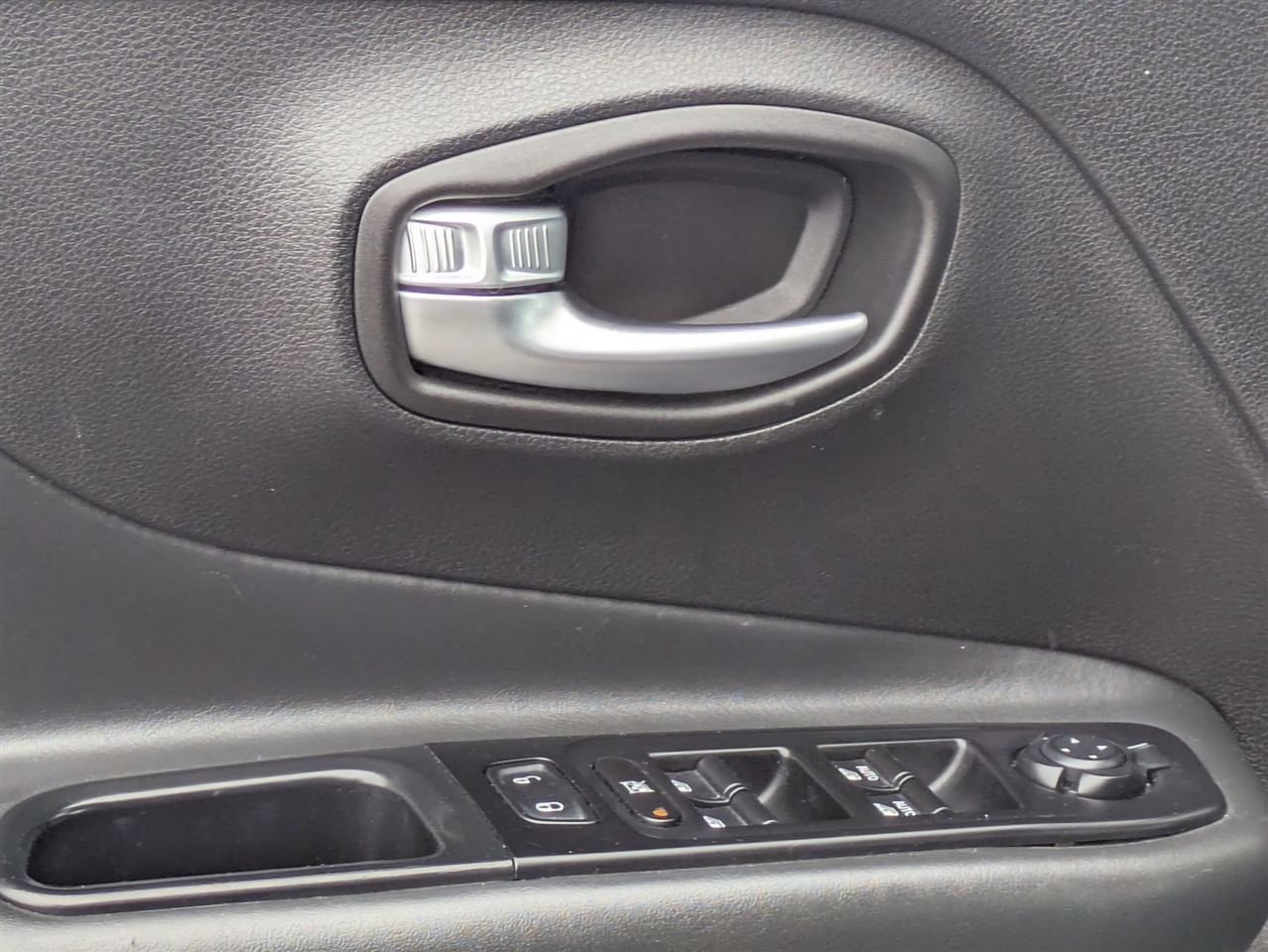 2019 Jeep Renegade Limited photo 12