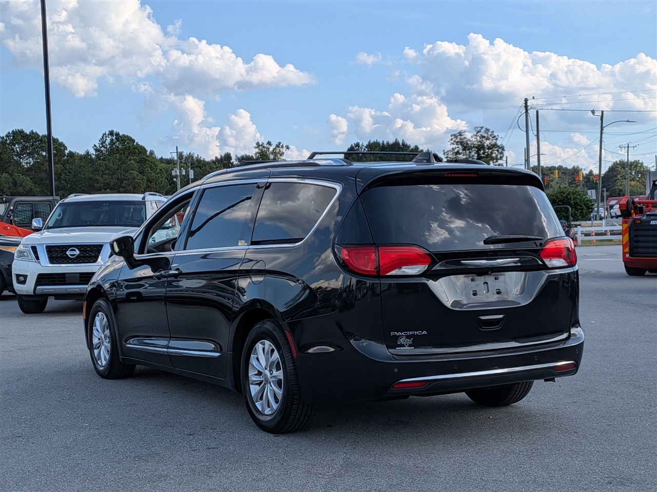 2018 Chrysler Pacifica Touring L photo 3