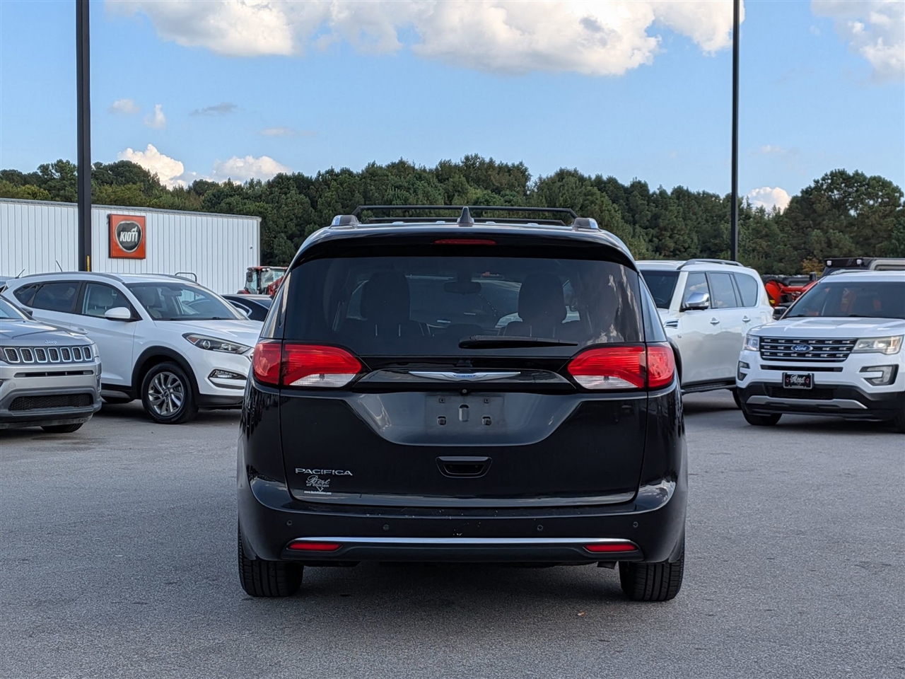 2018 Chrysler Pacifica Touring L photo 4