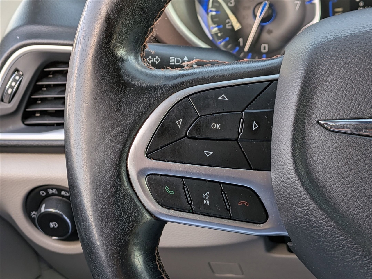 2018 Chrysler Pacifica Touring L photo 15