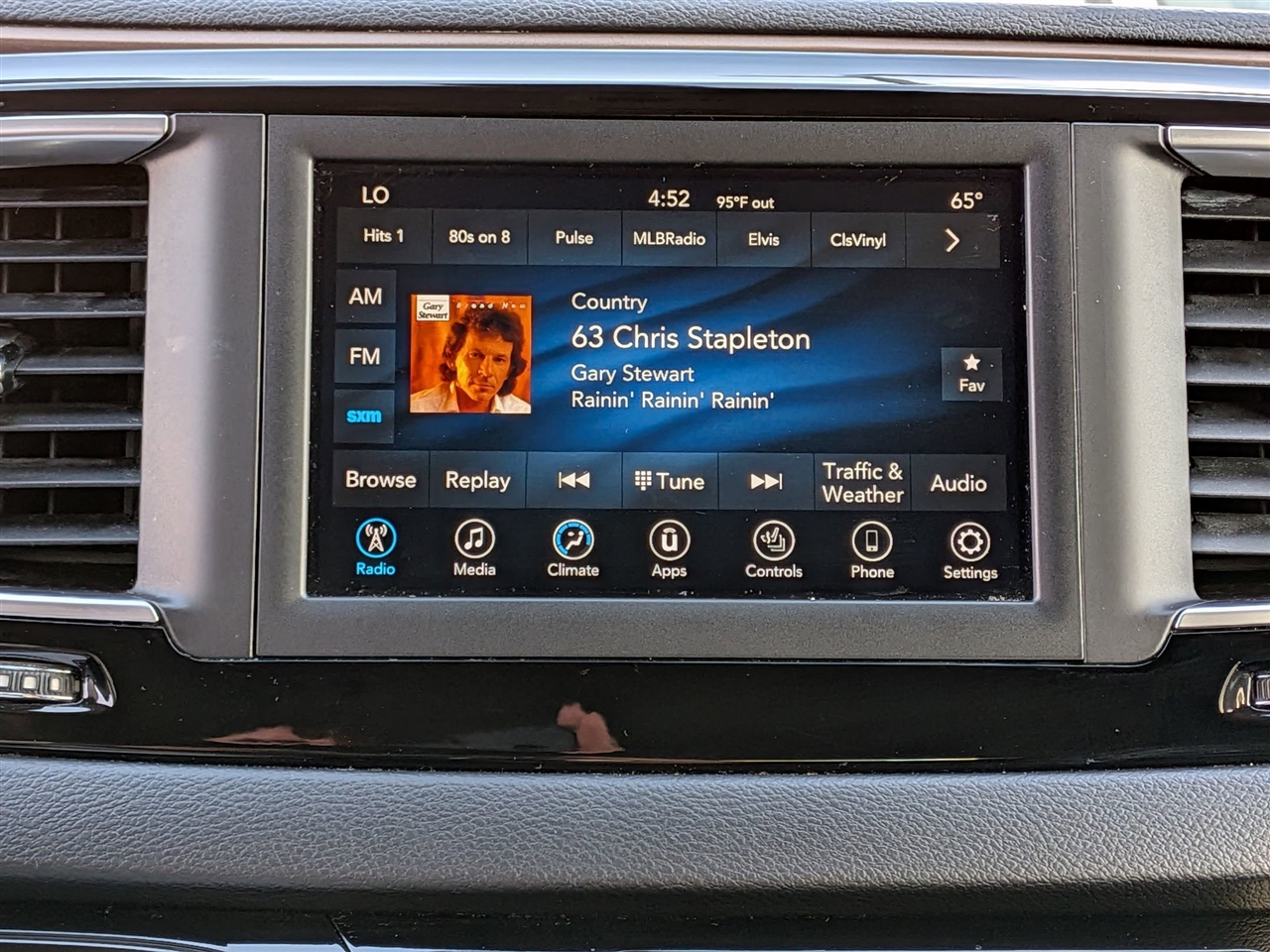 2018 Chrysler Pacifica Touring L photo 18