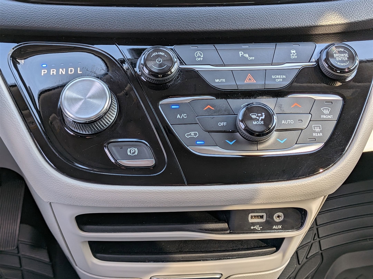 2018 Chrysler Pacifica Touring L photo 21