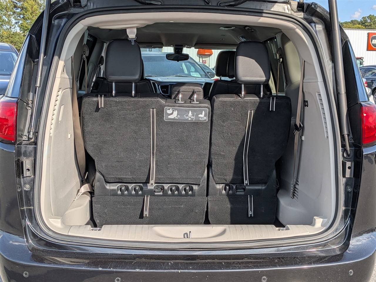 2018 Chrysler Pacifica Touring L photo 26