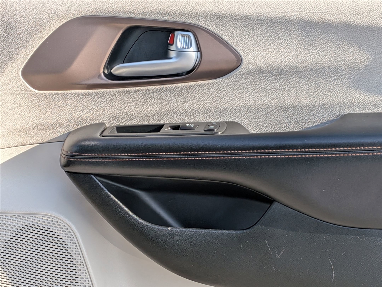 2018 Chrysler Pacifica Touring L photo 28
