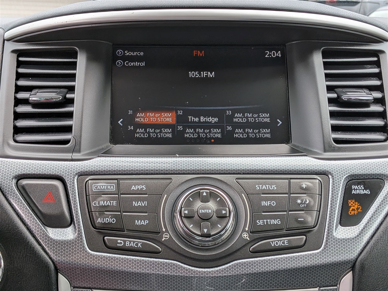 2017 Nissan Pathfinder SL photo 16