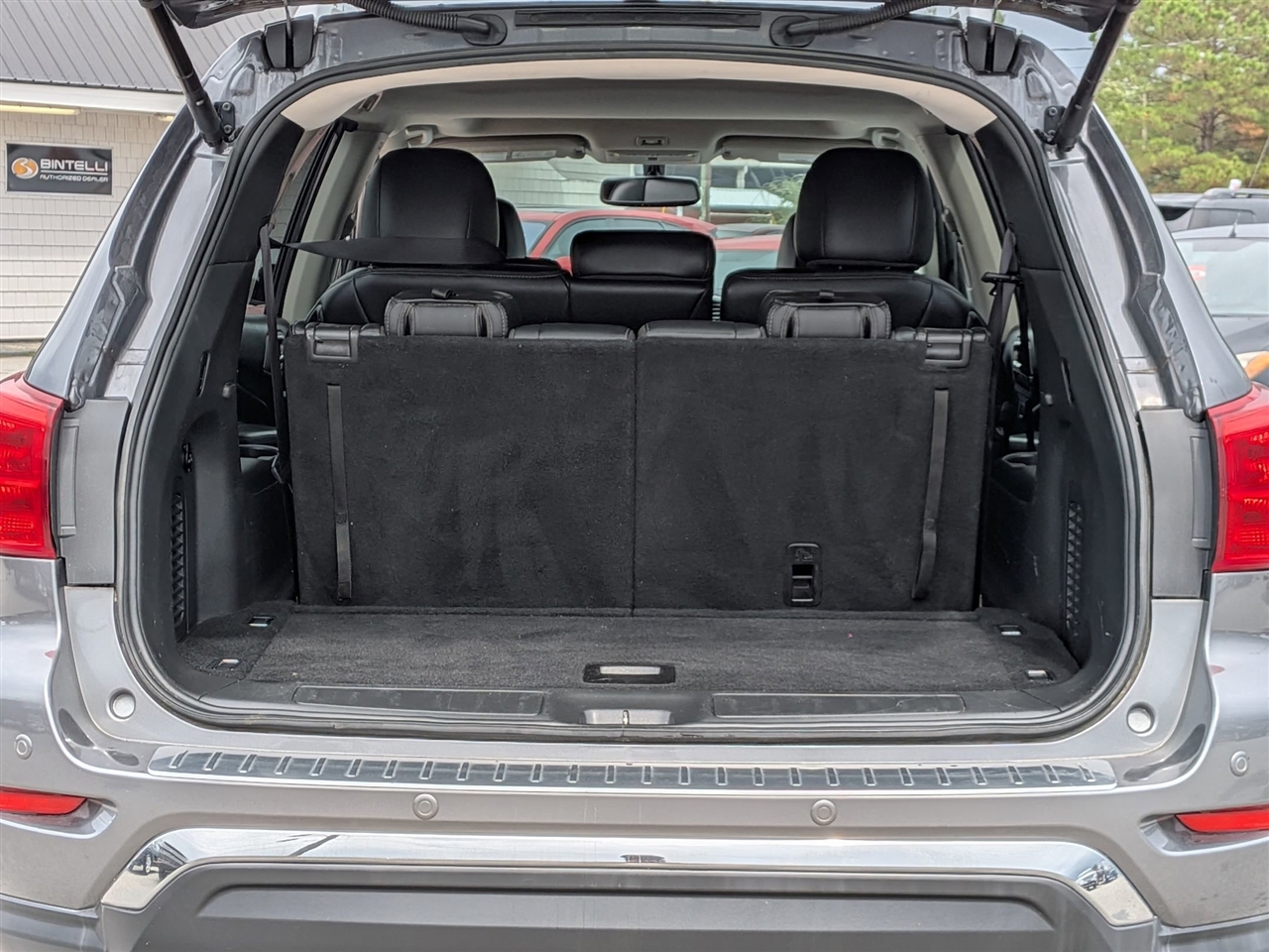 2017 Nissan Pathfinder SL photo 25
