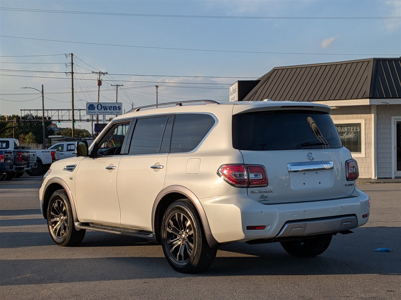 2017 Nissan Armada Platinum photo 3