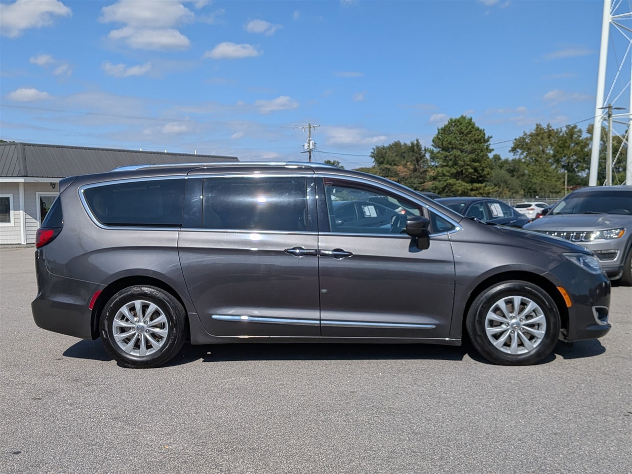 2019 Chrysler Pacifica Touring L photo 4