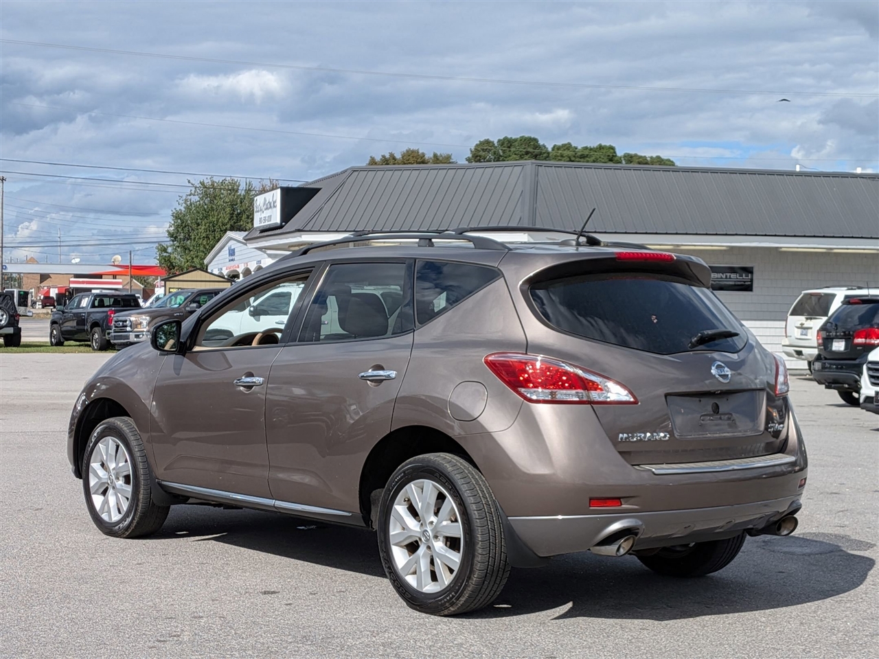 2011 Nissan Murano SV photo 2
