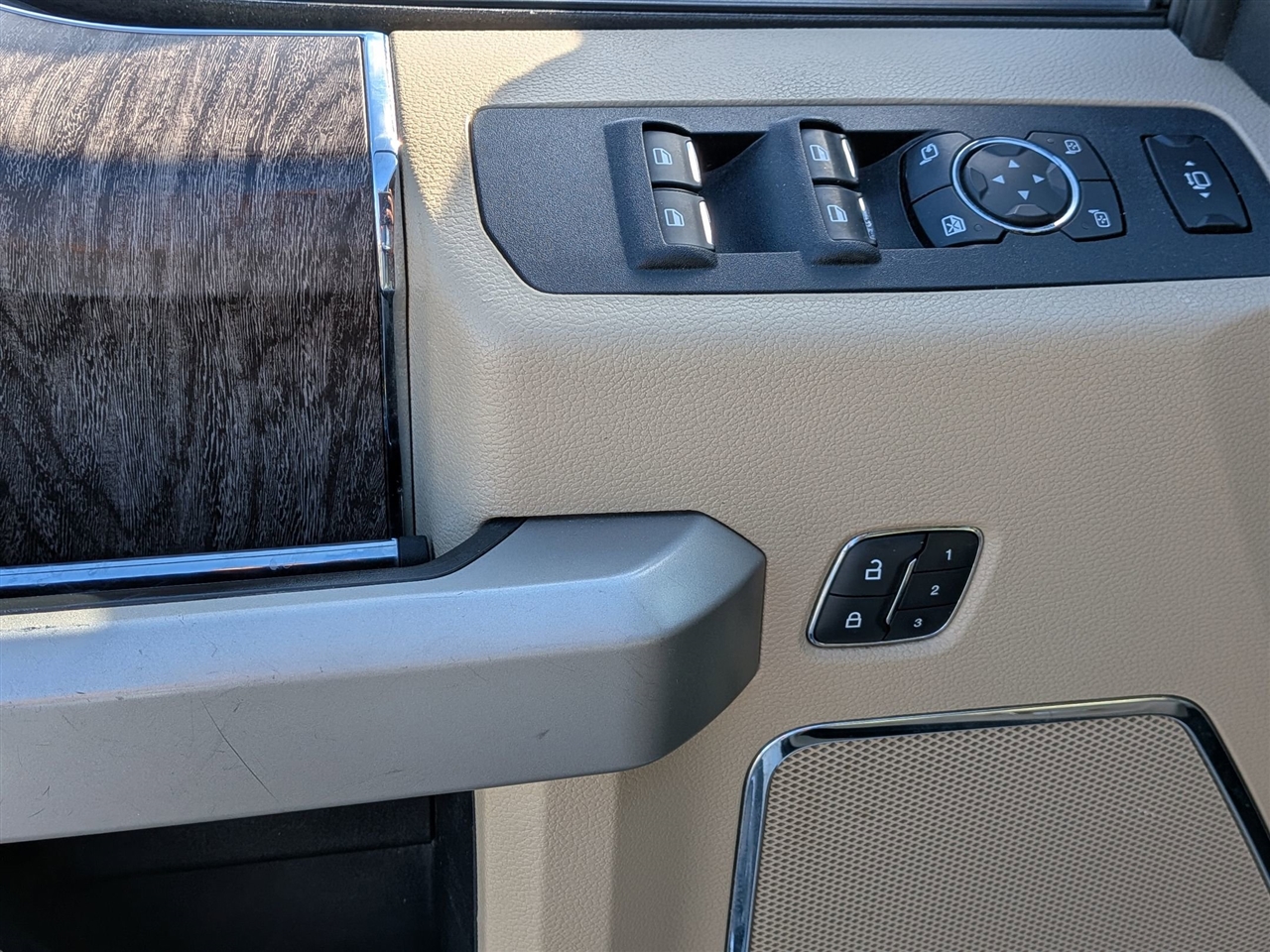 Ford Super Duty F-250 SRW 4WD SuperCab 158" Lariat 2019