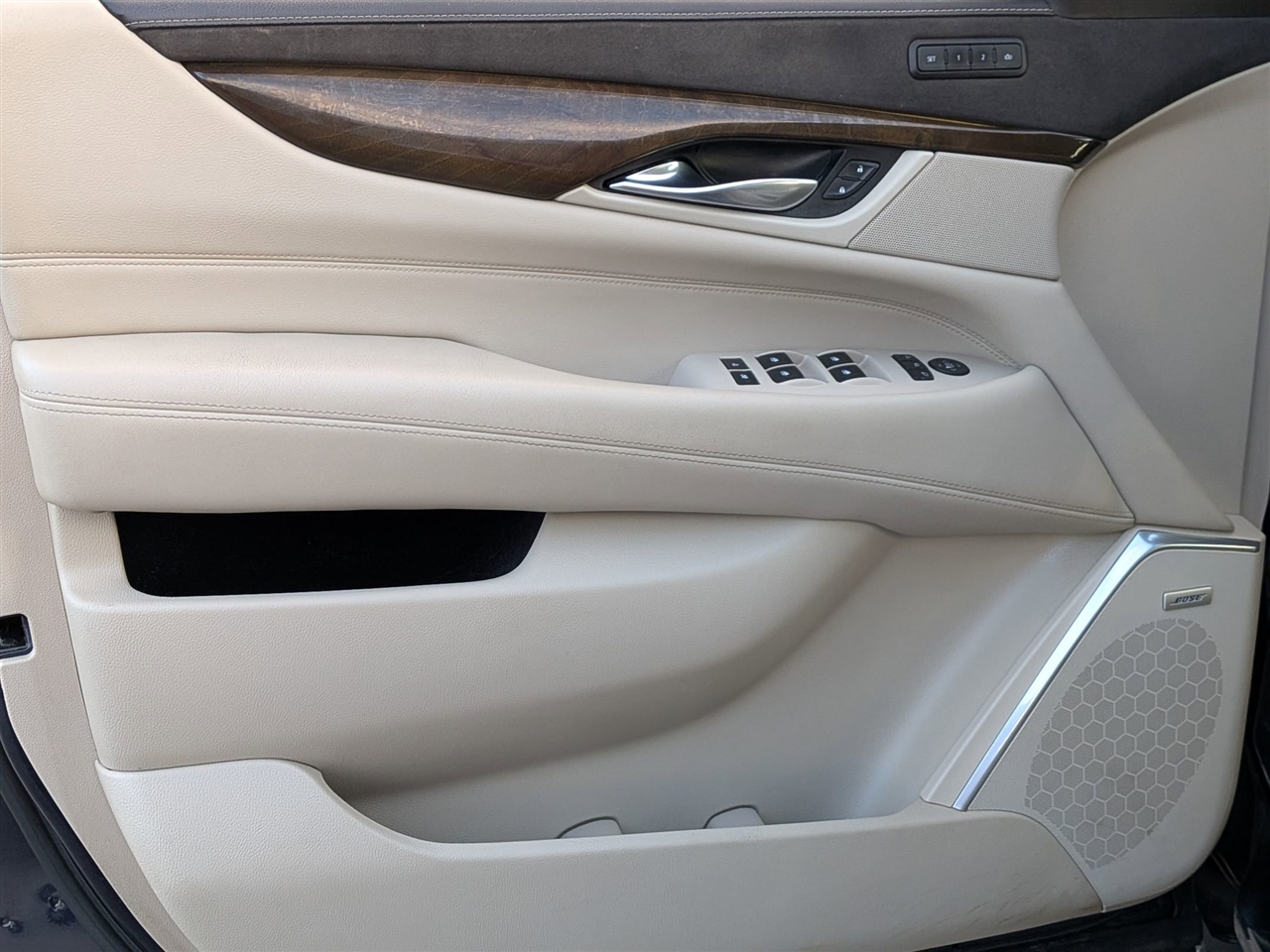 Cadillac Escalade ESV  2020