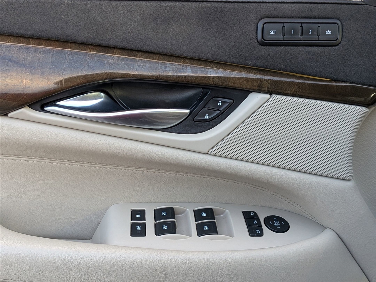 Cadillac Escalade ESV  2020