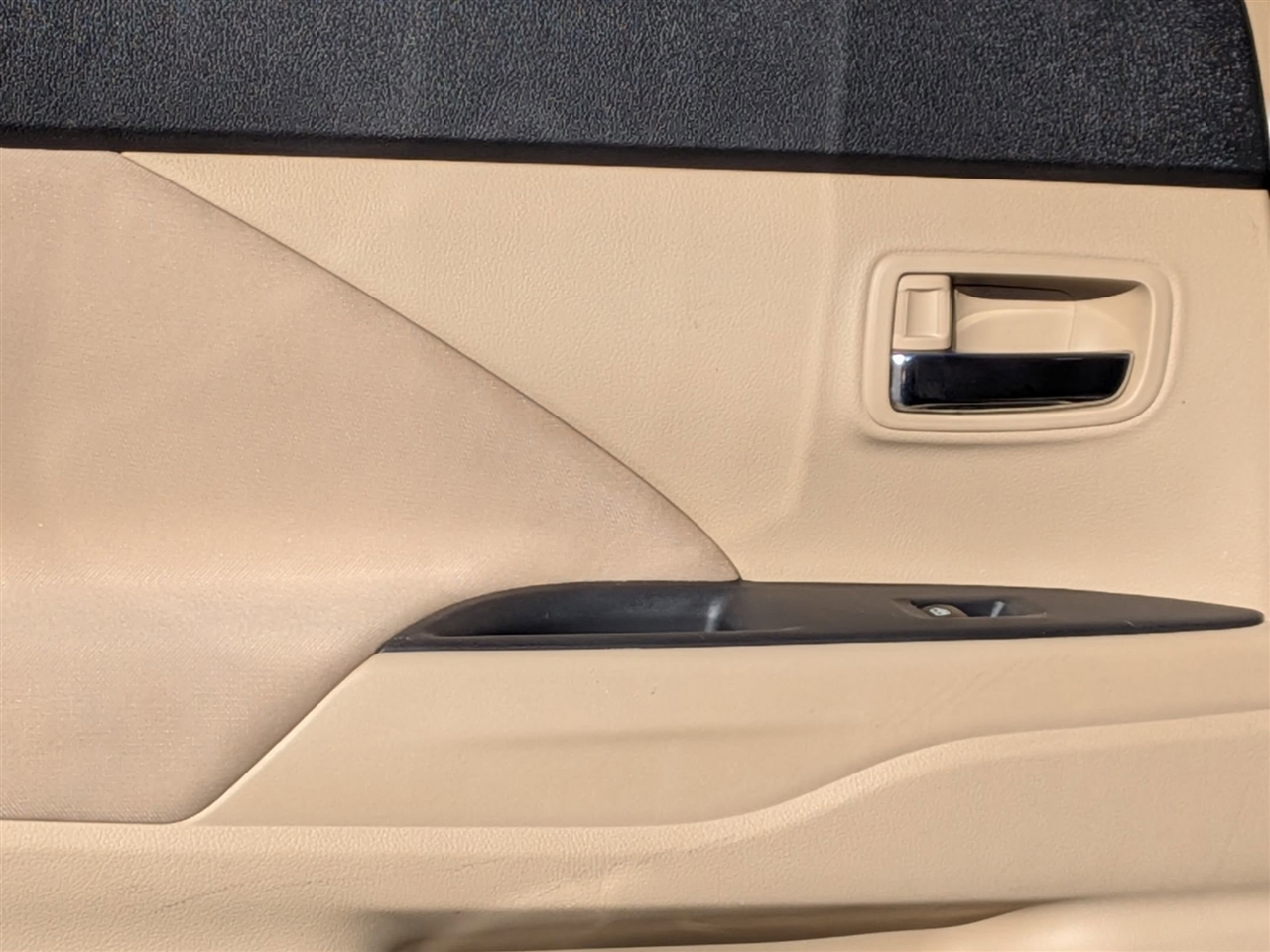 Mitsubishi Outlander  2018