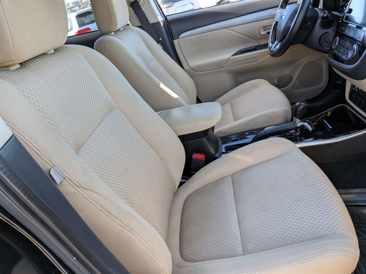 Mitsubishi Outlander  2018