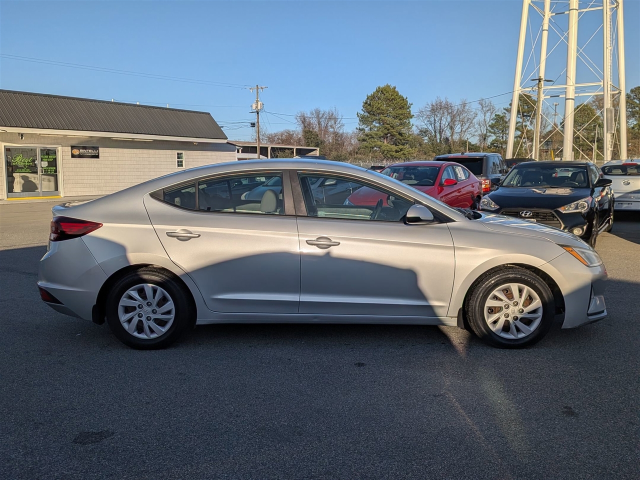 Hyundai Elantra  2020