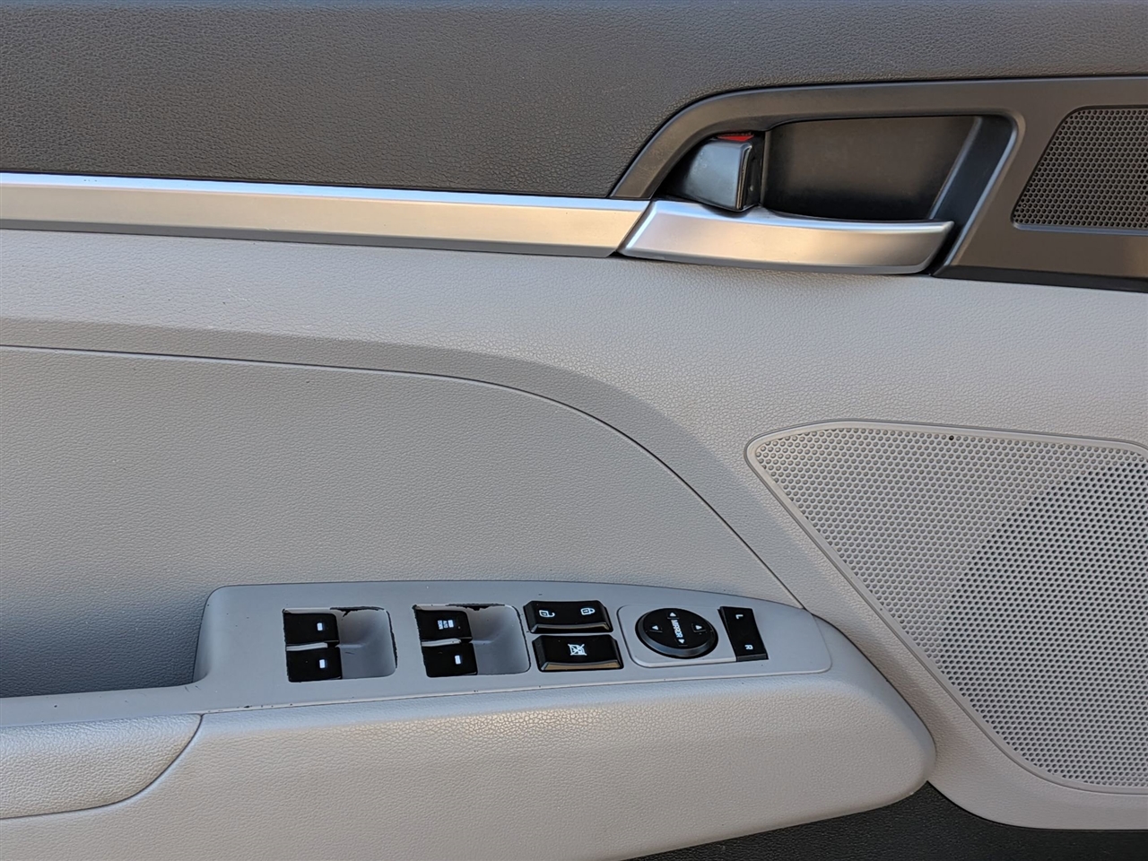 Hyundai Elantra  2020