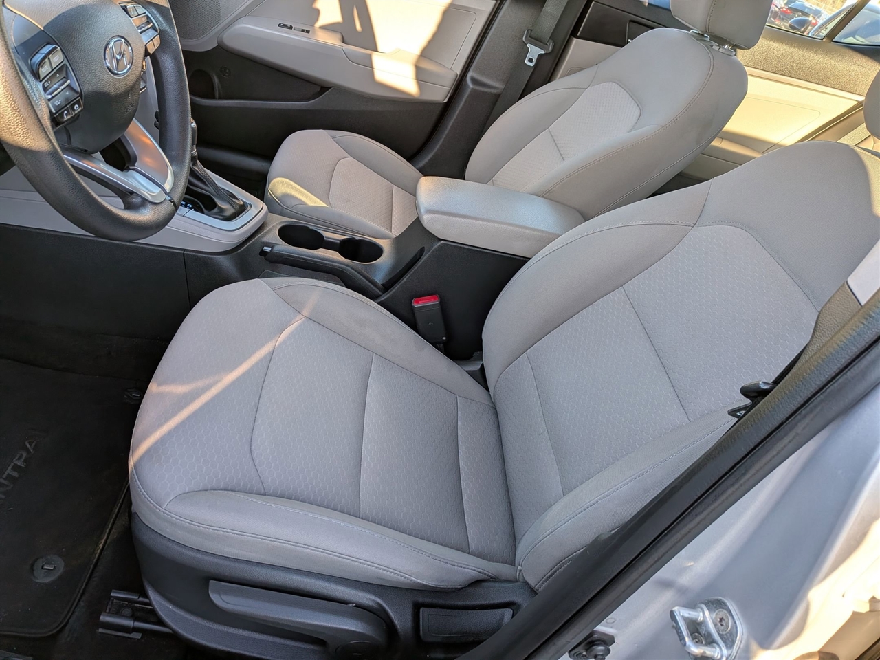 Hyundai Elantra  2020