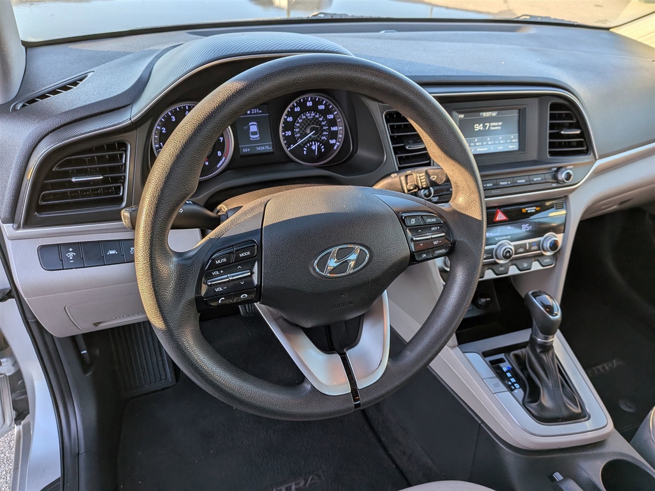 Hyundai Elantra  2020