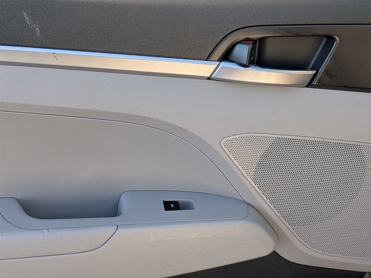 Hyundai Elantra  2020