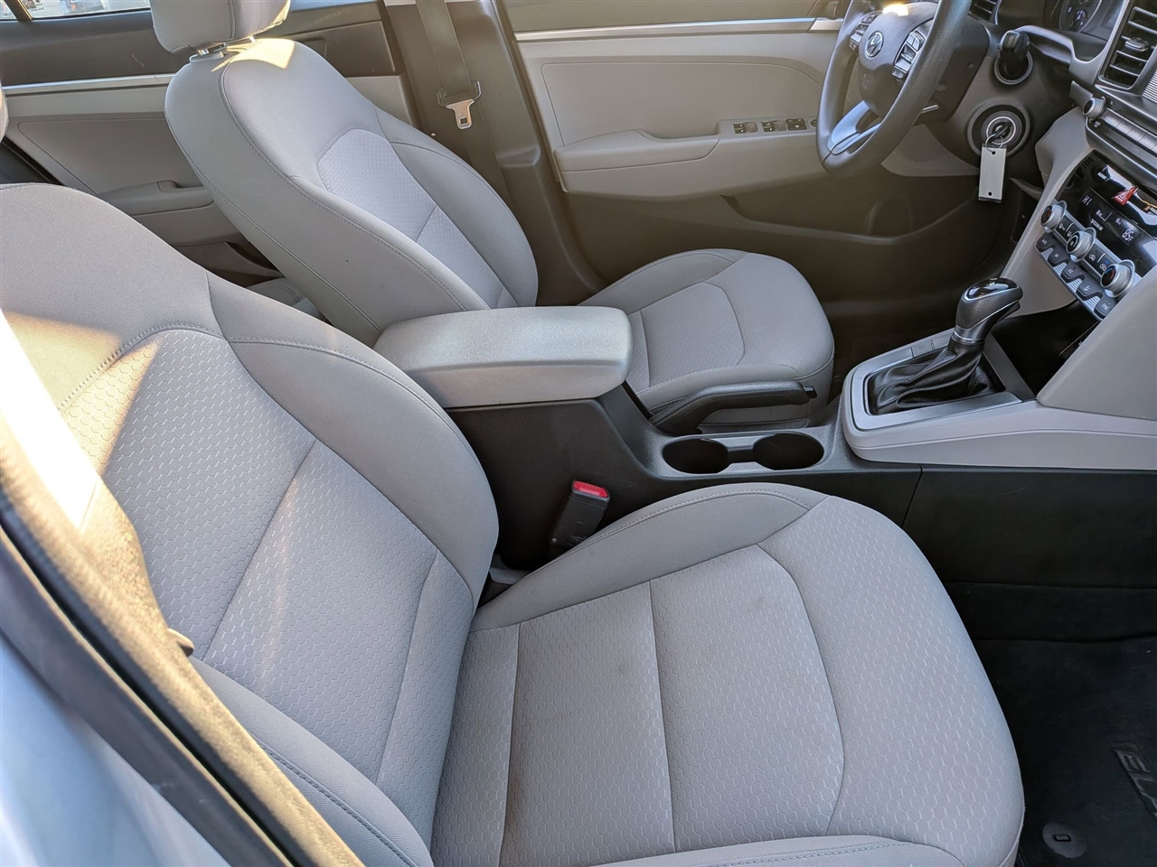 Hyundai Elantra  2020