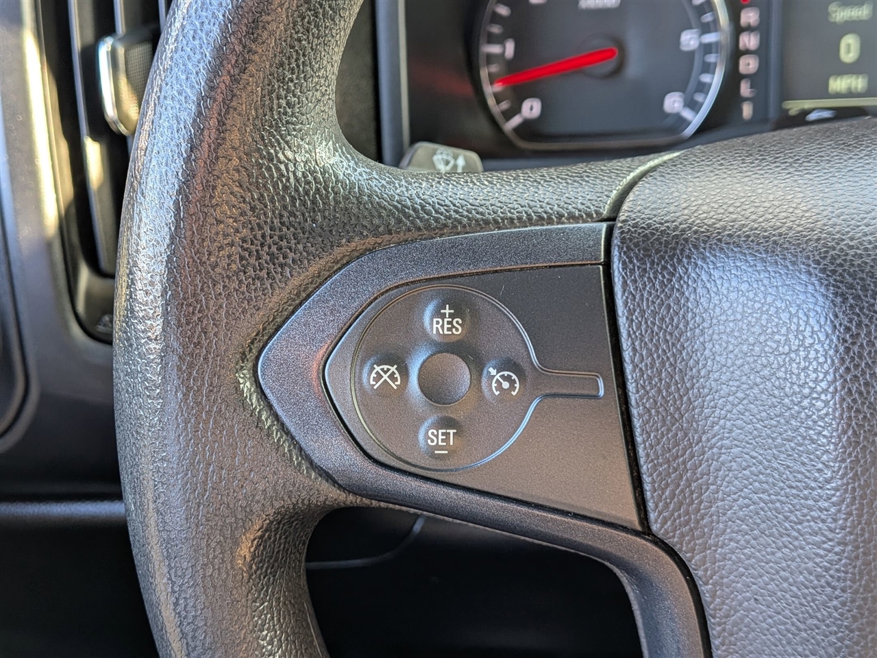 Chevrolet Silverado 3500HD 4WD Reg Cab 137.5" WB, 59.06" CA WT 2018