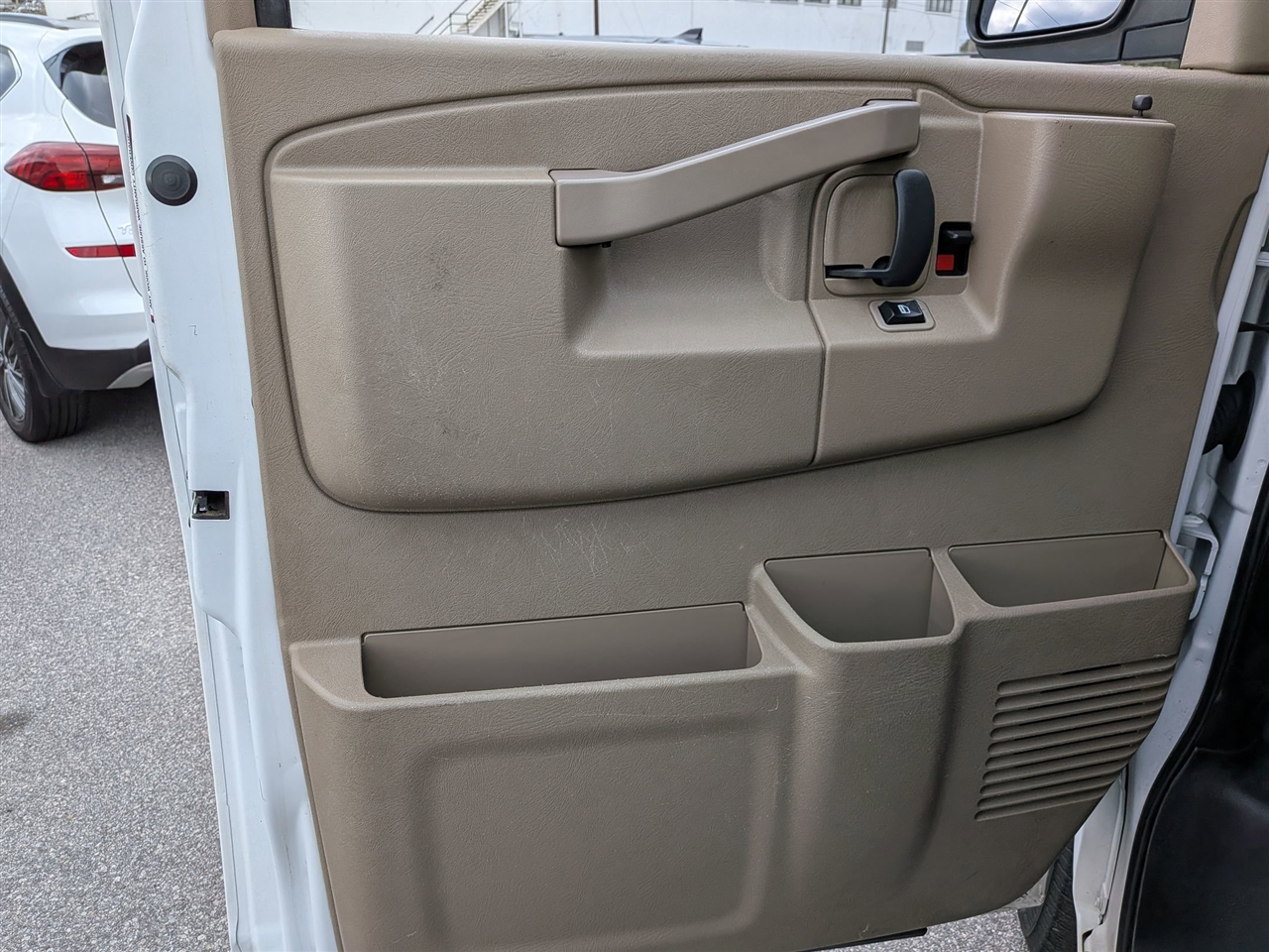 Chevrolet Express Cargo Van RWD 3500 135" 2021