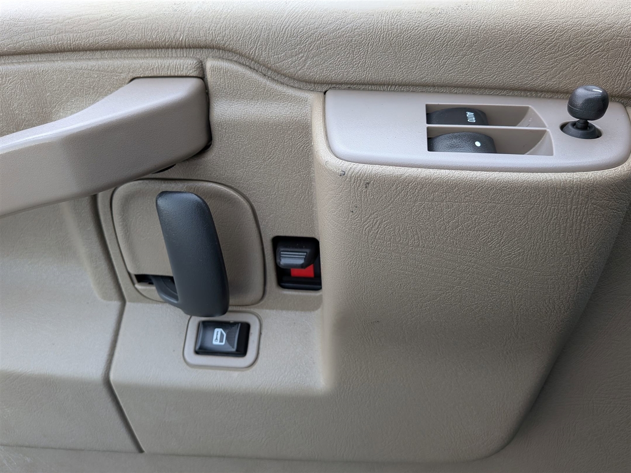 Chevrolet Express Cargo Van RWD 3500 135" 2021