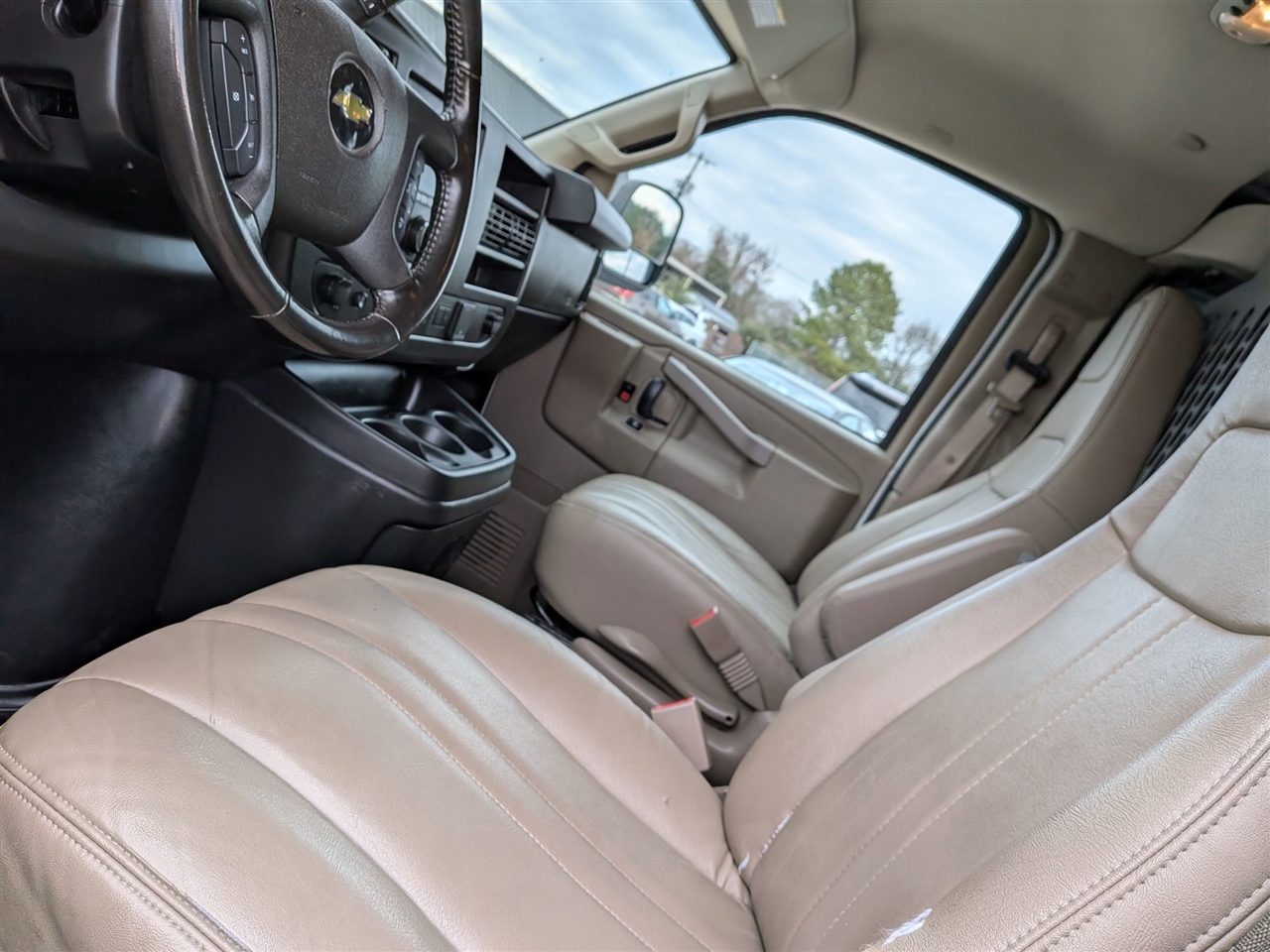 Chevrolet Express Cargo Van RWD 3500 135" 2021