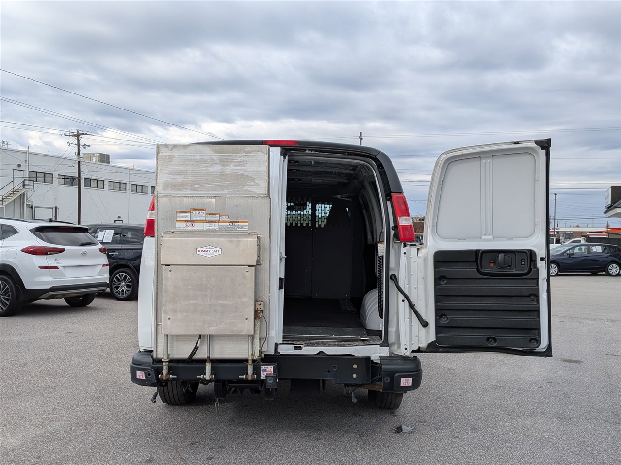 Chevrolet Express Cargo Van RWD 3500 135" 2021