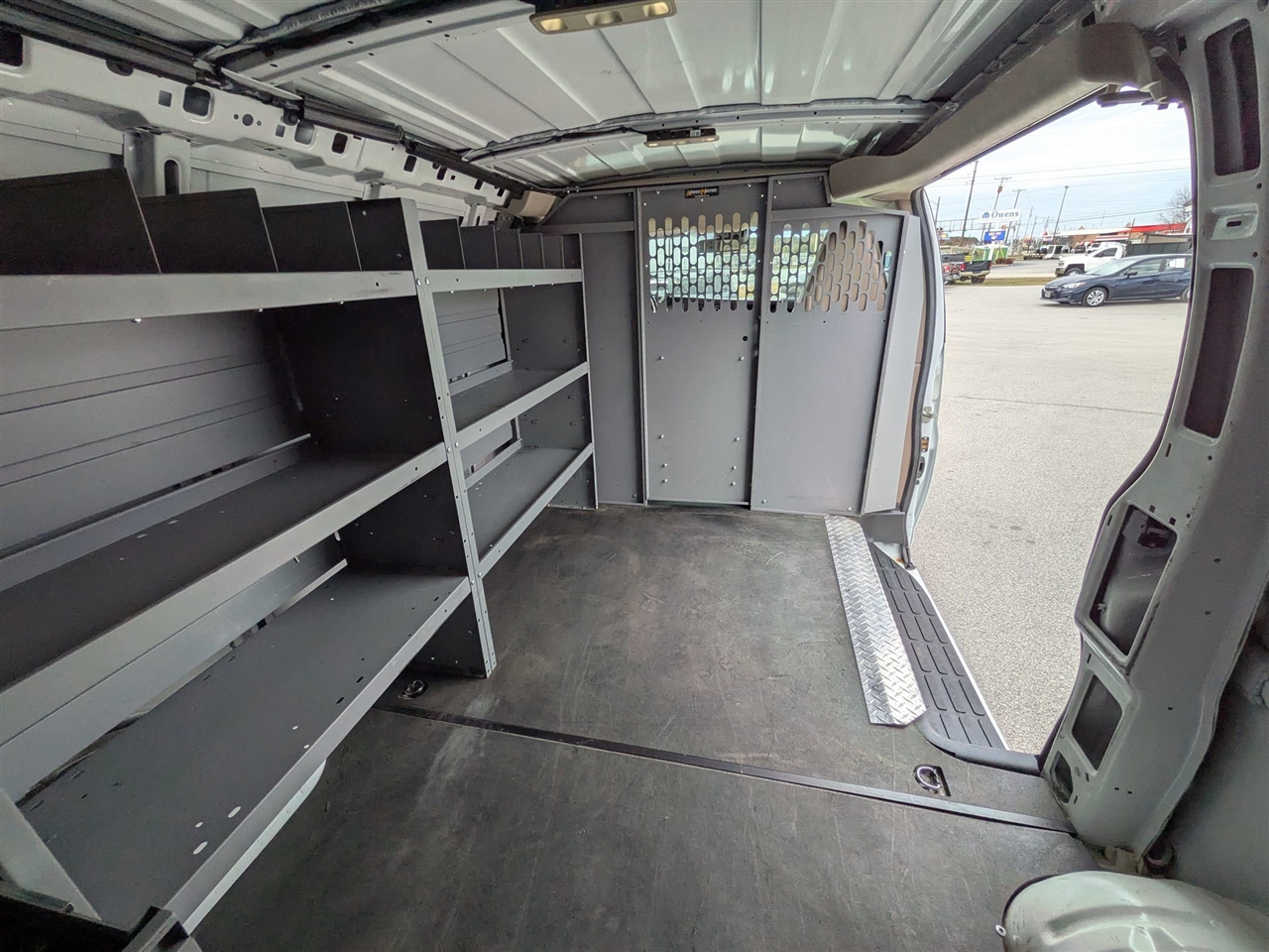 Chevrolet Express Cargo Van RWD 3500 135" 2021