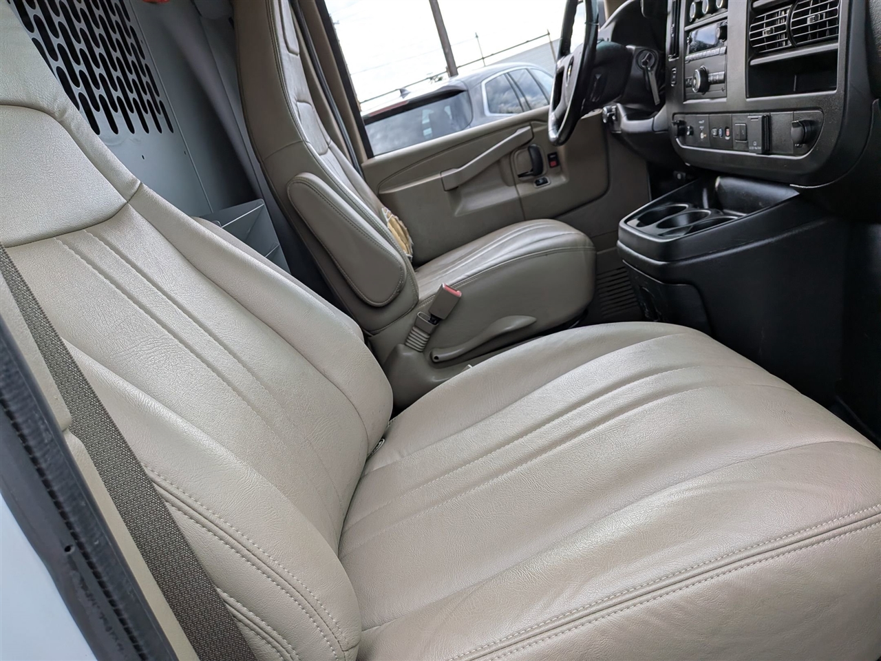 Chevrolet Express Cargo Van RWD 3500 135" 2021