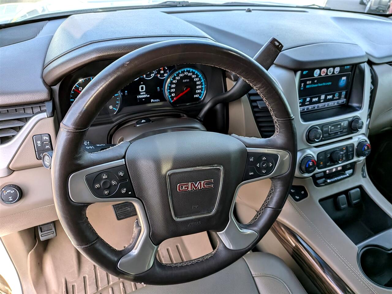 GMC Yukon  2017