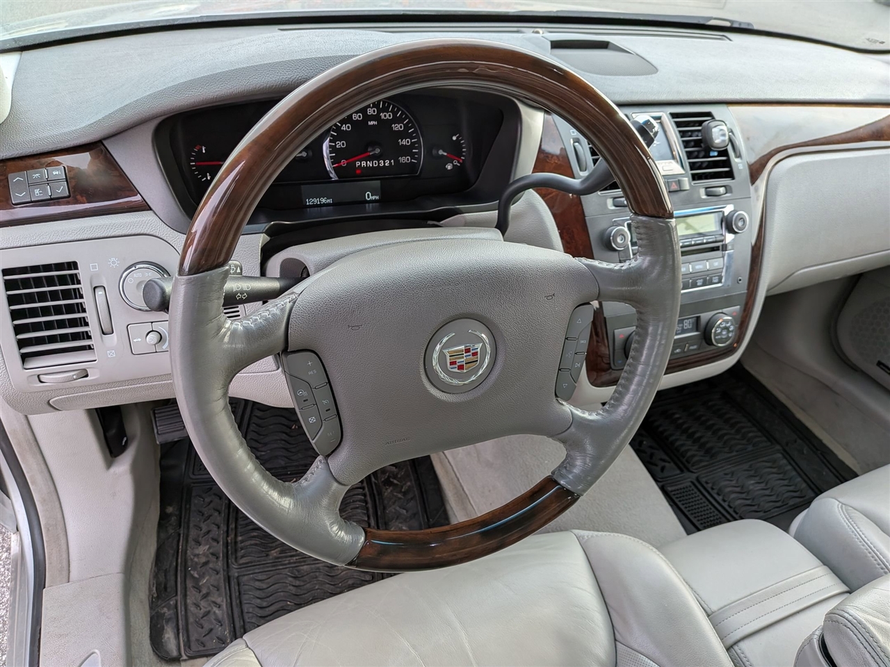Cadillac DTS  2008