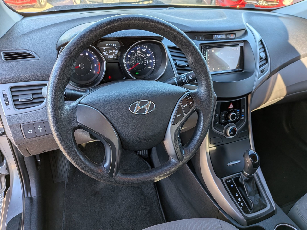 Hyundai Elantra  2015