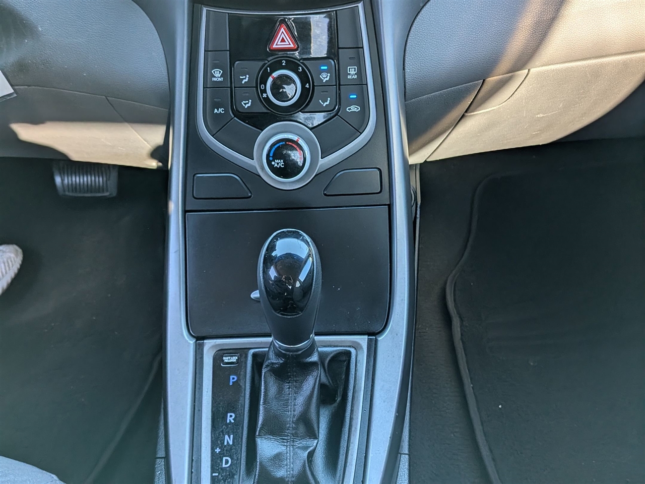 Hyundai Elantra  2015