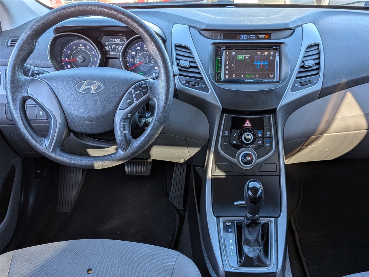 Hyundai Elantra  2015
