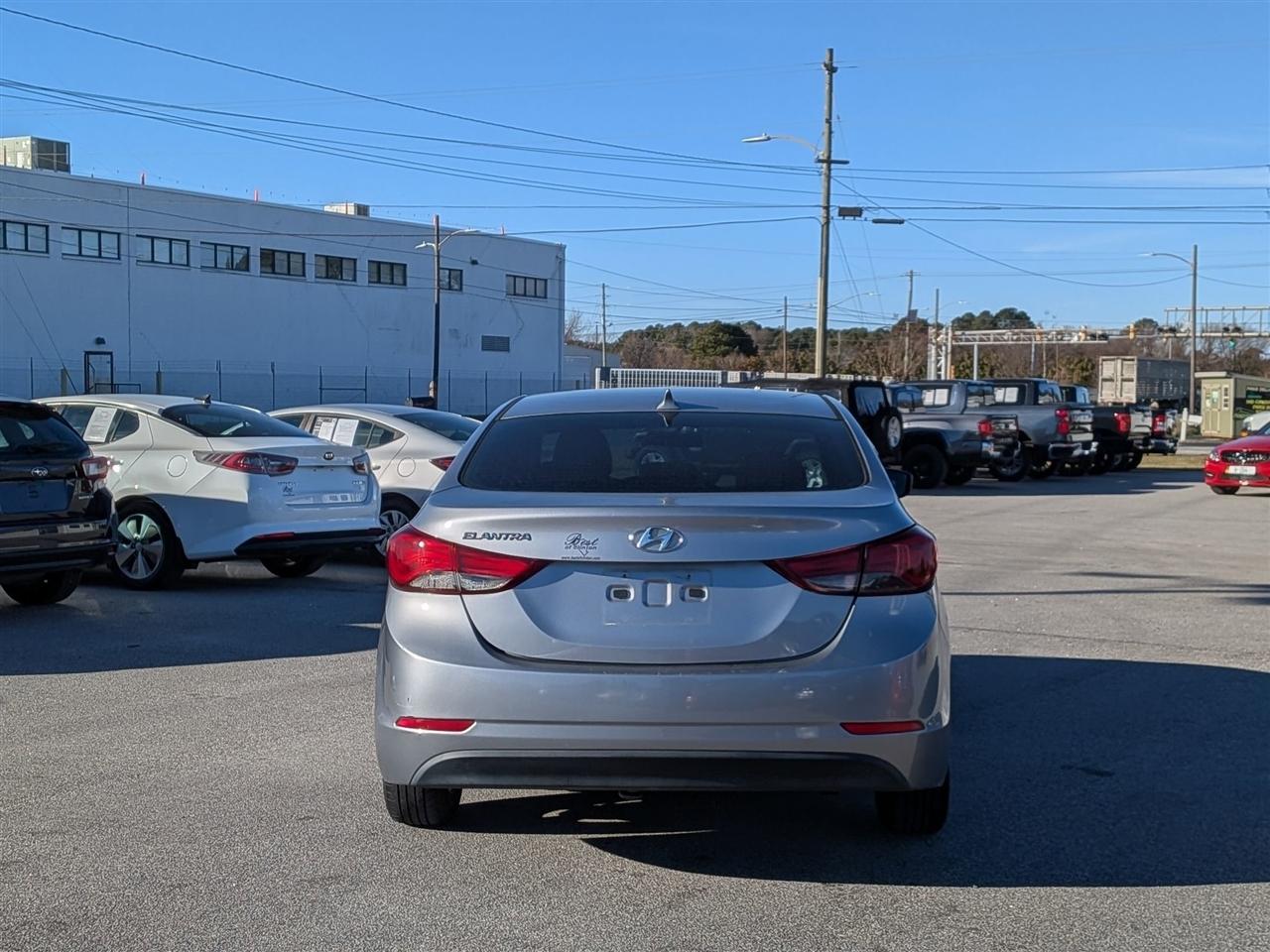 Hyundai Elantra  2015