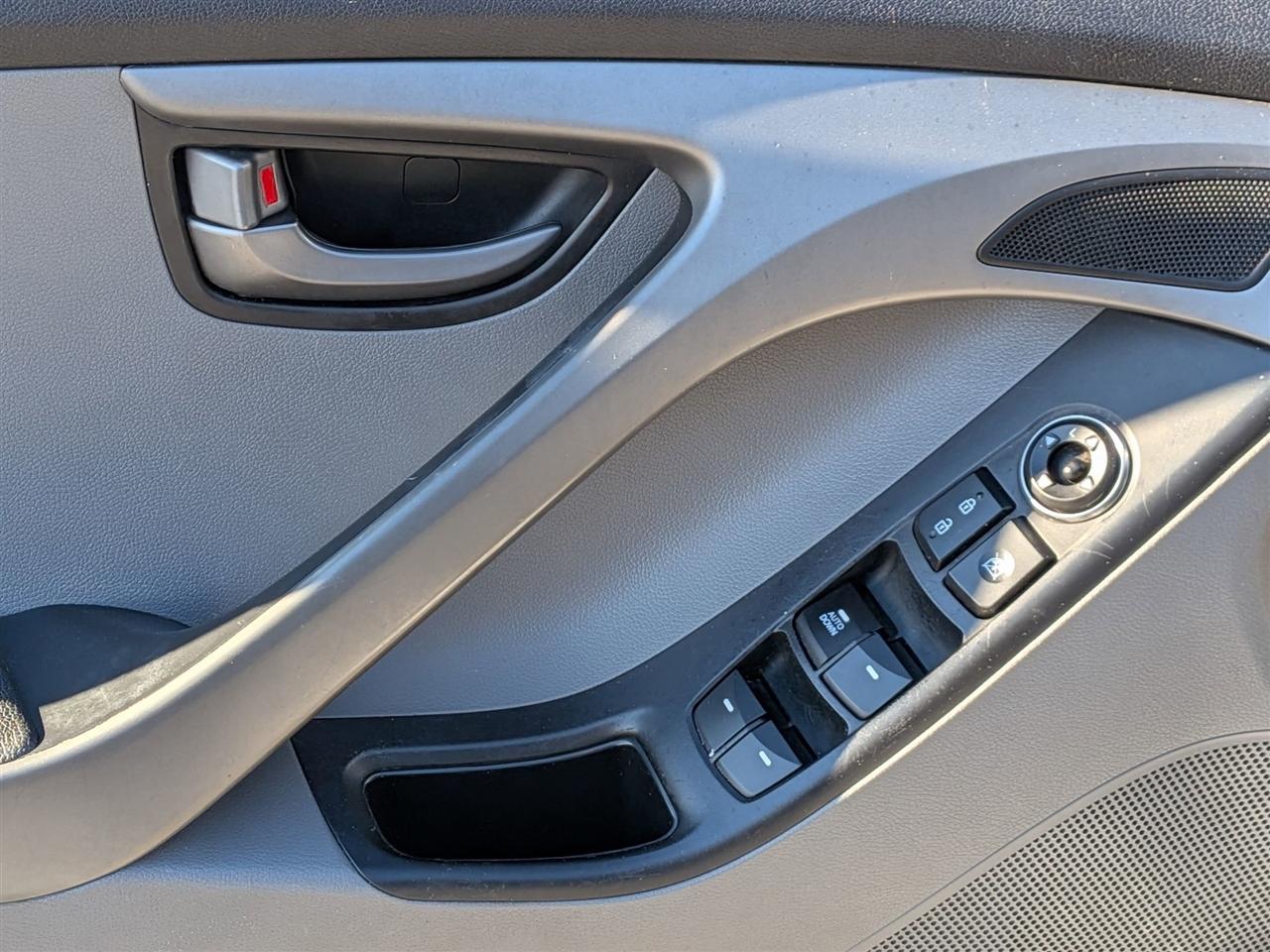 Hyundai Elantra  2015