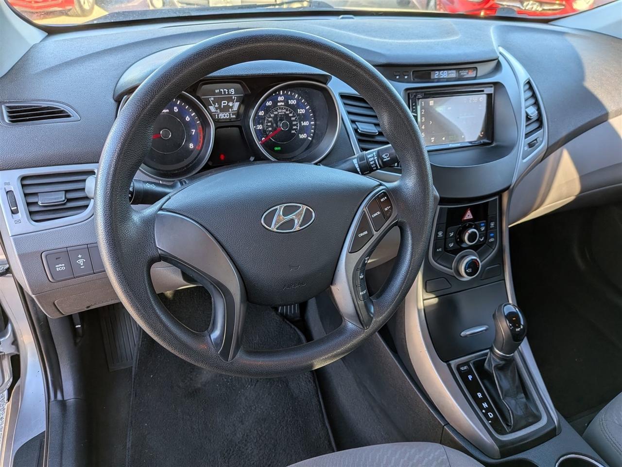 Hyundai Elantra  2015