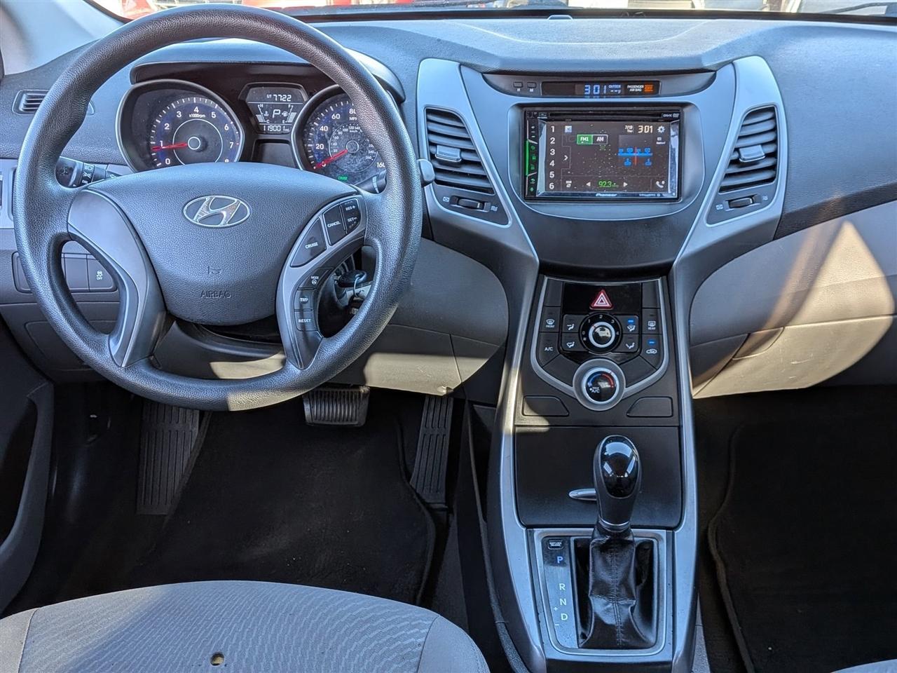 Hyundai Elantra  2015