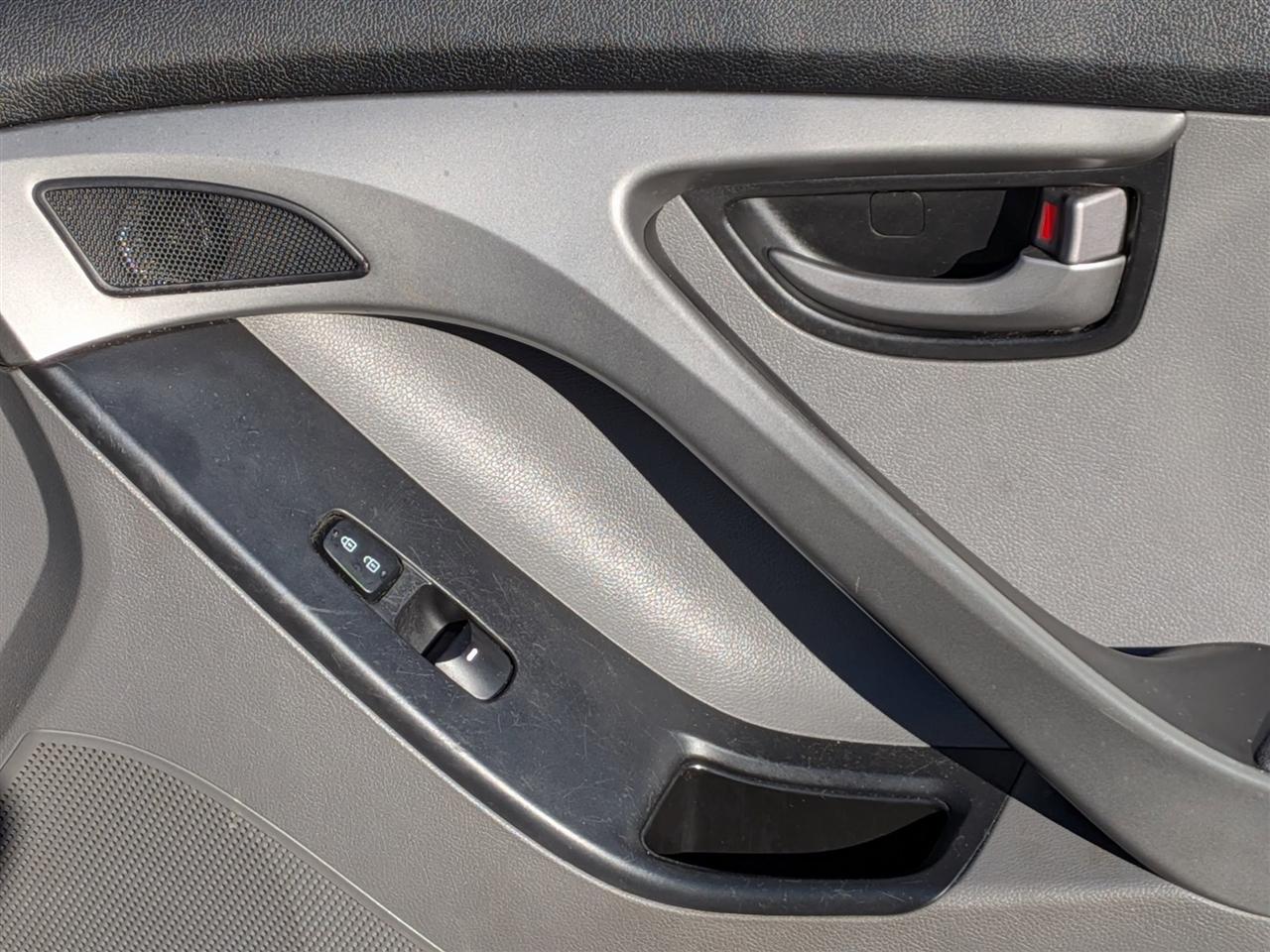 Hyundai Elantra  2015