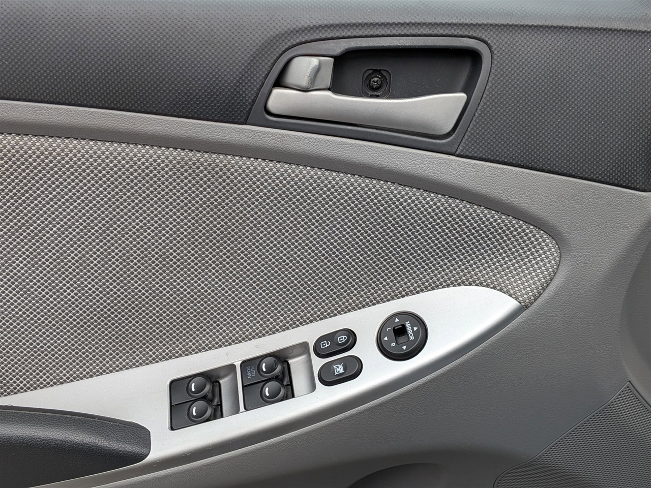 Hyundai Accent  2013