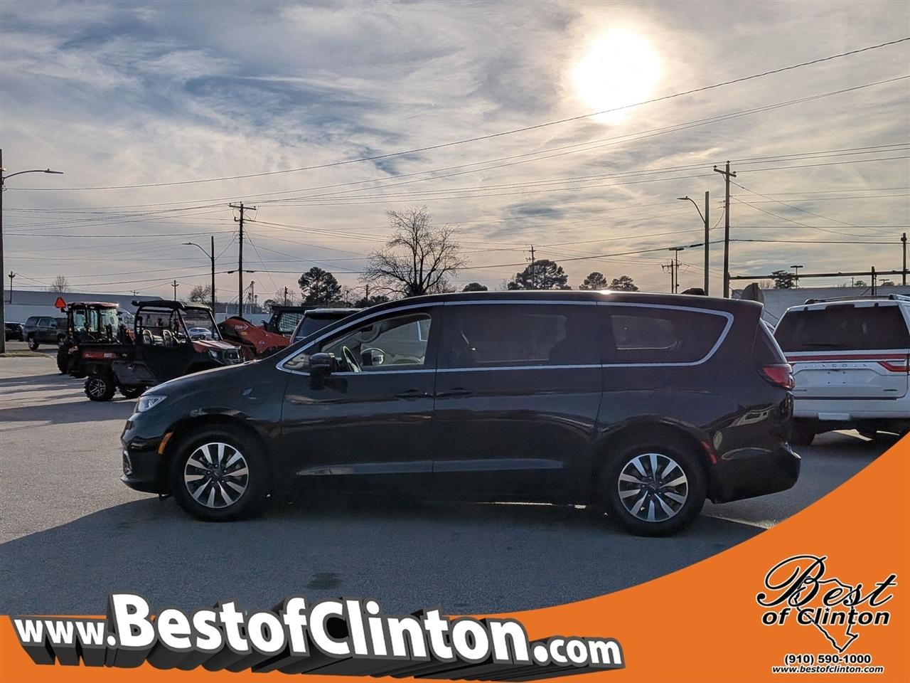 2023 Chrysler Pacifica Hybrid Touring L