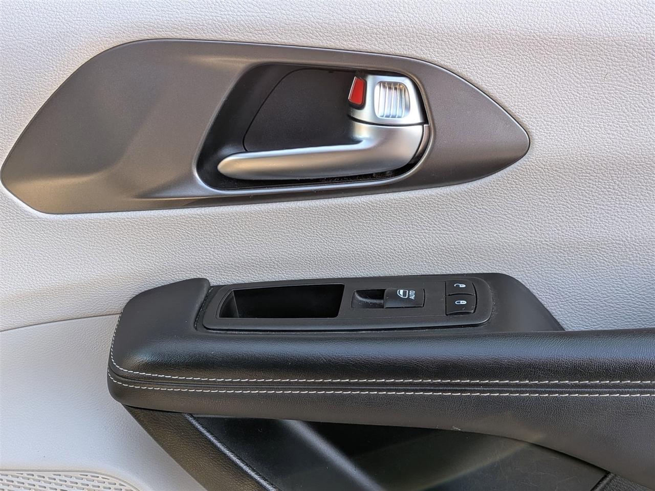 Chrysler Pacifica  2023